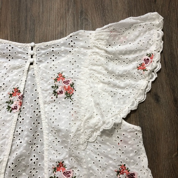 Vintage Embroidered Eyelet Crop Top - Picture 12 of 17